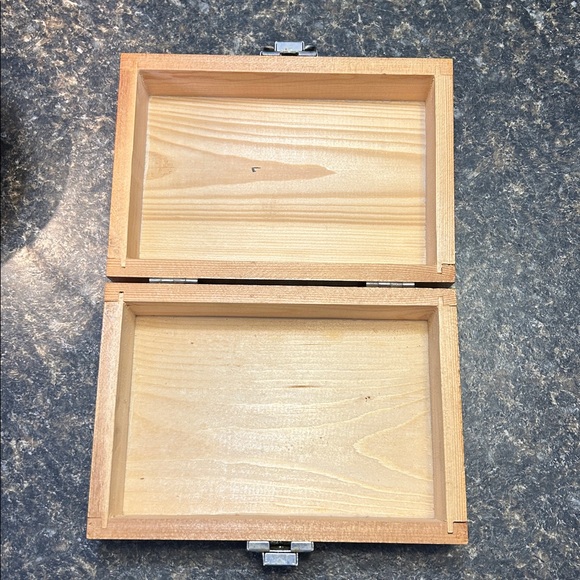 Vtg Pine Wood Trinket Keepsake Box 5x7 Hinged Clasp Rustic Jewelry Photo Storage - Picture 9 of 12
